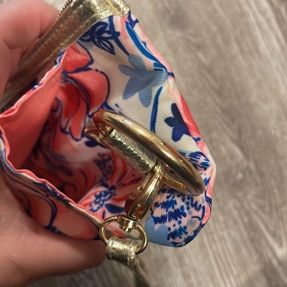 Lilly Pulitzer wristlet - Picture 6 of 8